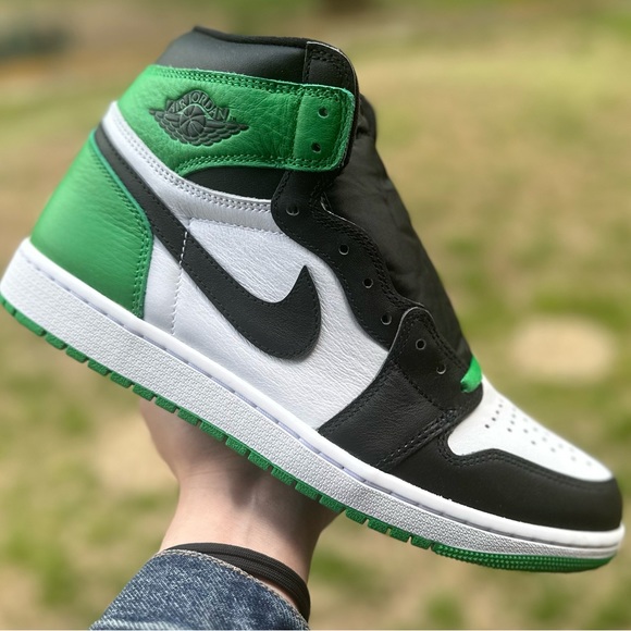 Air Jordan 1 Retro High OG - Picture 1 of 15